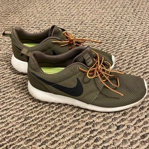 Nike Men’s Rosherun “Iguana”